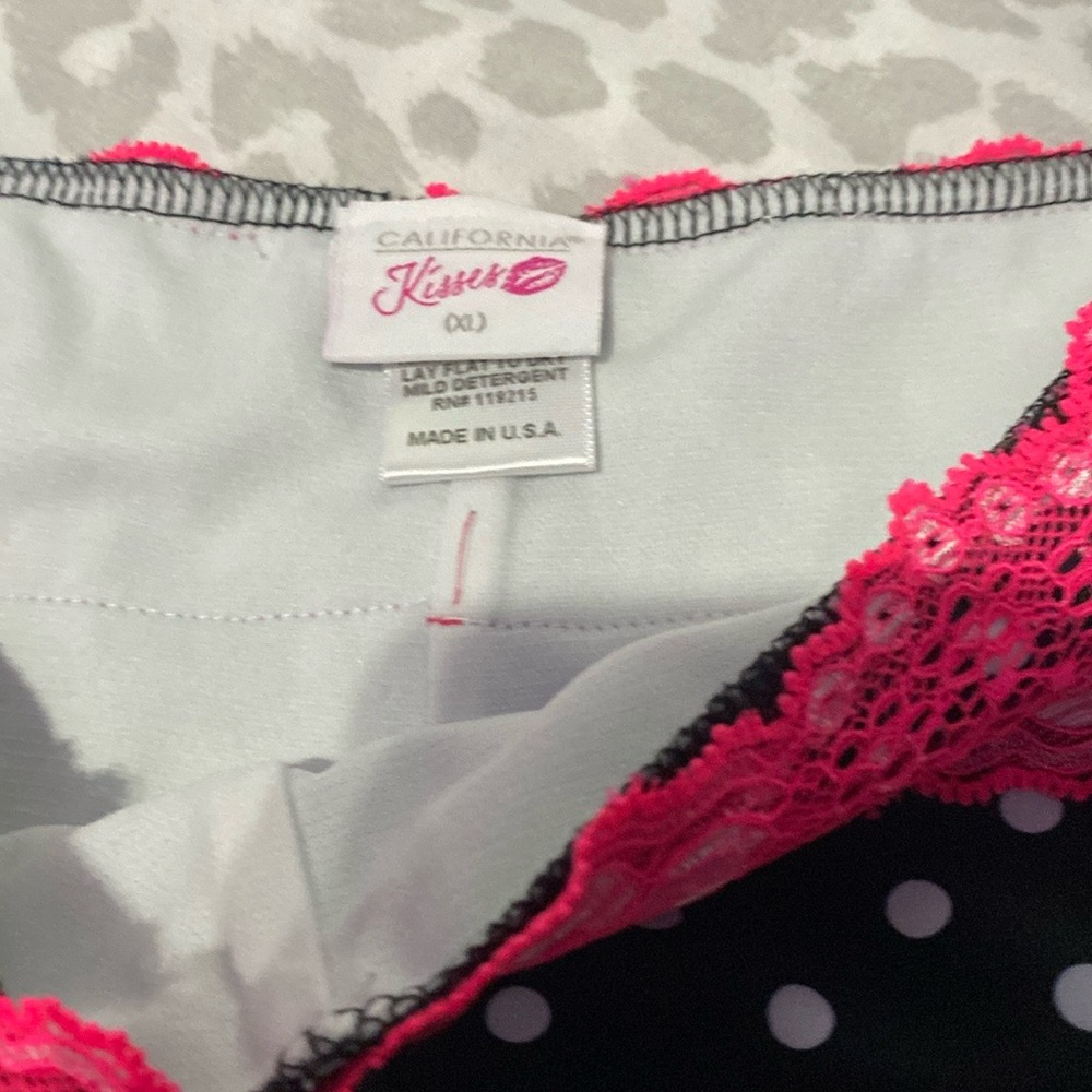 California Kisses Shorts Girls XL - Picture 2 of 3
